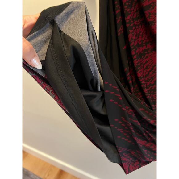 Chaps 3/4 Sleeve Midi Dress Jersey Side Ruching Red & Black Abstract Small JL - Picture 5 of 8